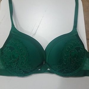 Victoria's Secret Lacy 34b Bra